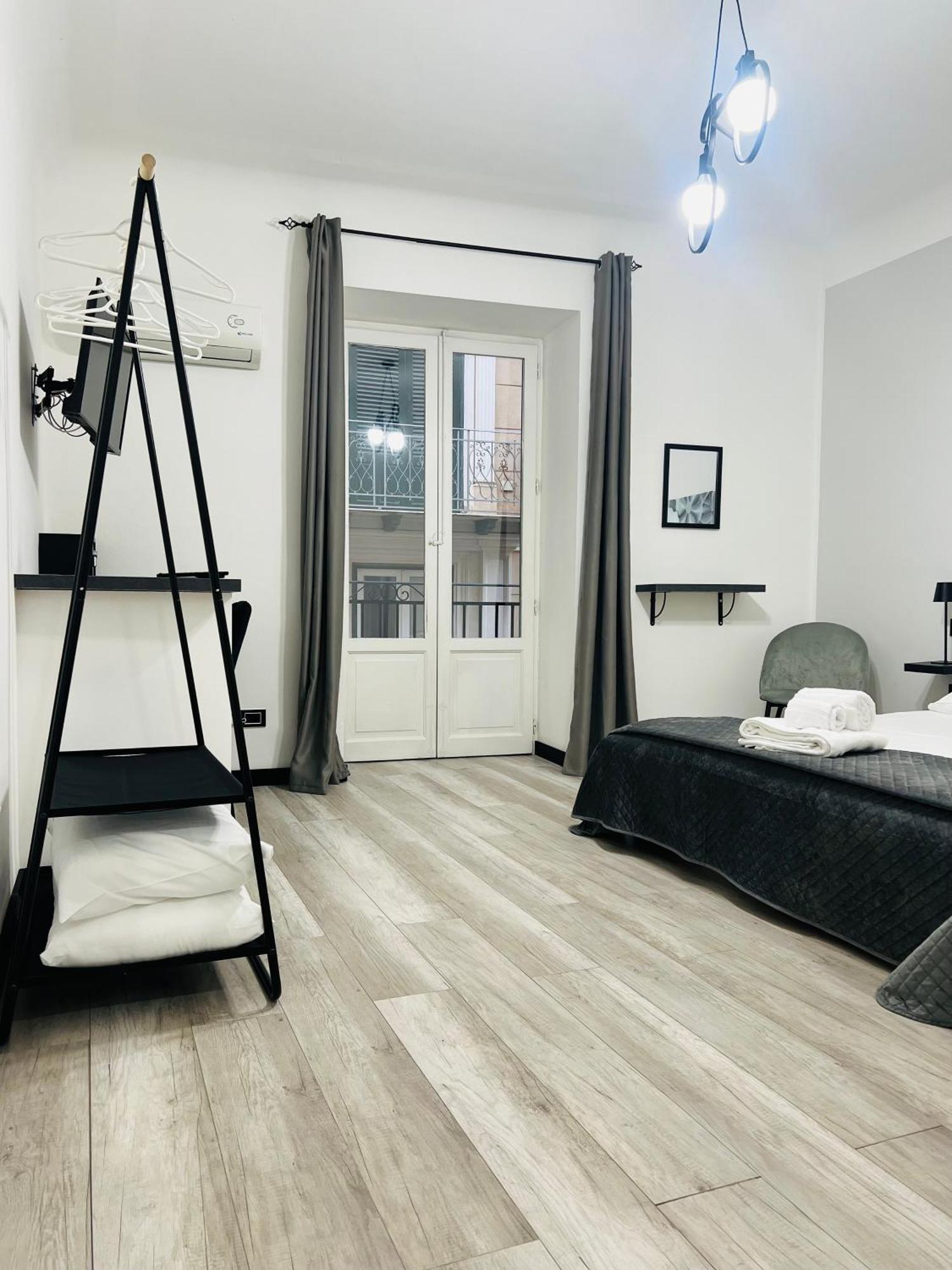 Bibi Rooms And Suite Палермо Екстер'єр фото